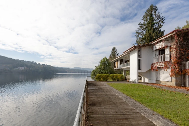 Moradia T5 para Venda em Foz do Sousa e Covelo Foto 1