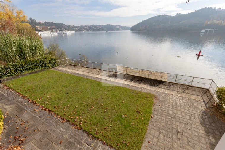 Moradia T5 para Venda em Foz do Sousa e Covelo Foto 9