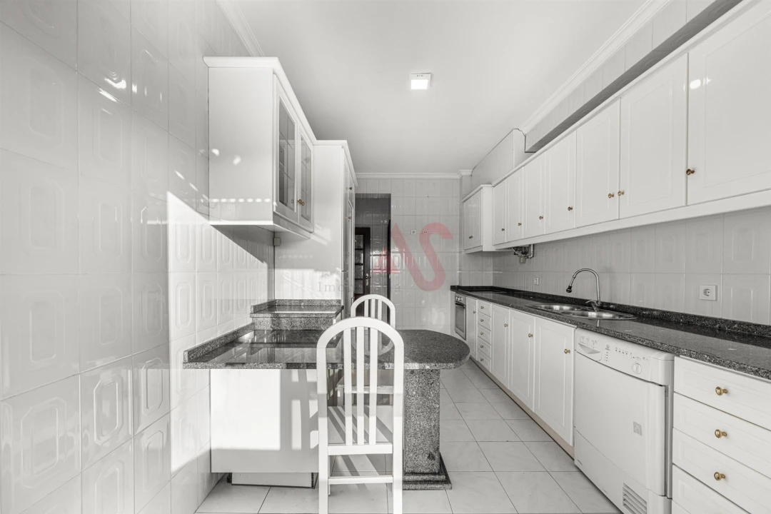 Apartamento T2 para Venda em Creixomil Foto 7