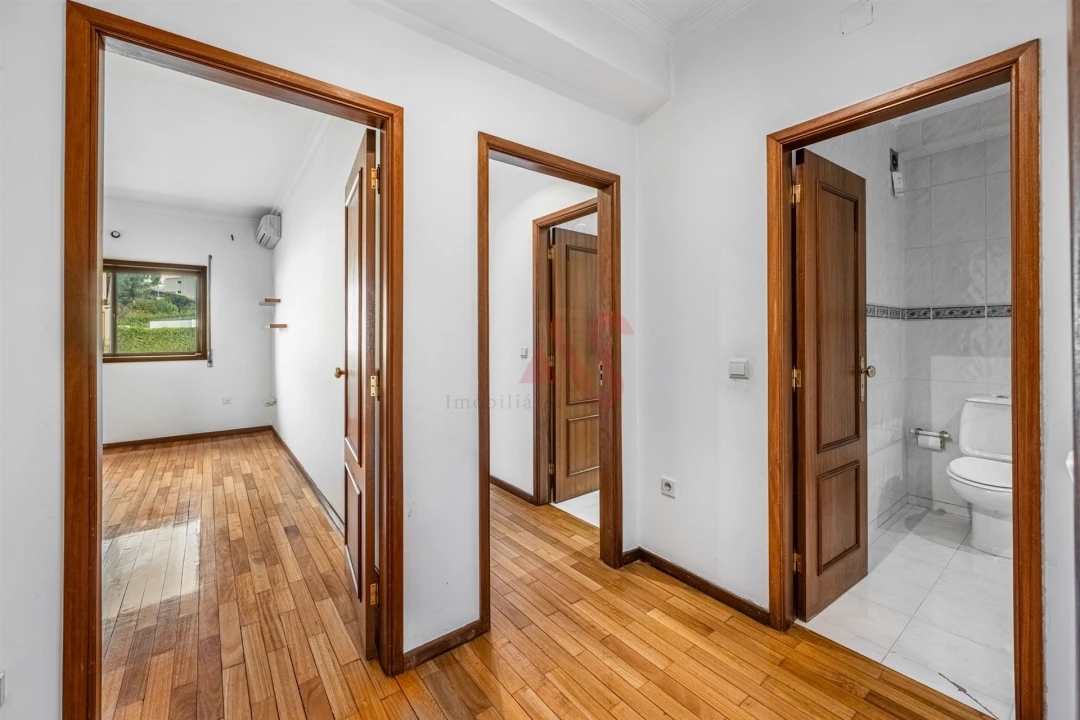 Apartamento T2 para Venda em Creixomil Foto 8