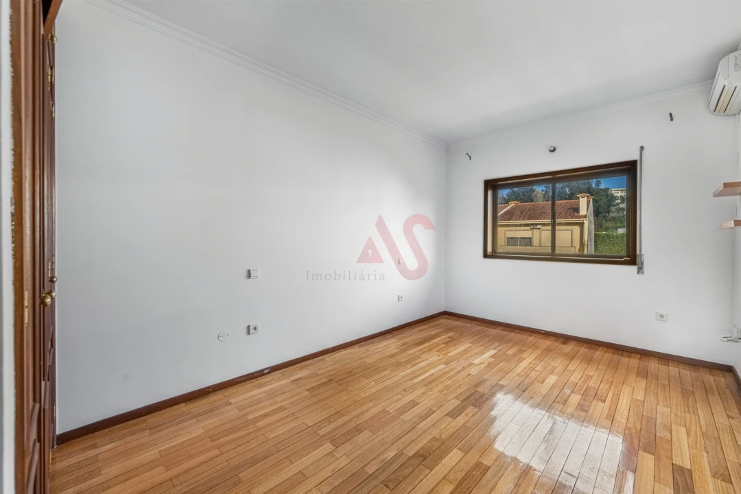 Apartamento T2 para Venda em Creixomil Foto 9