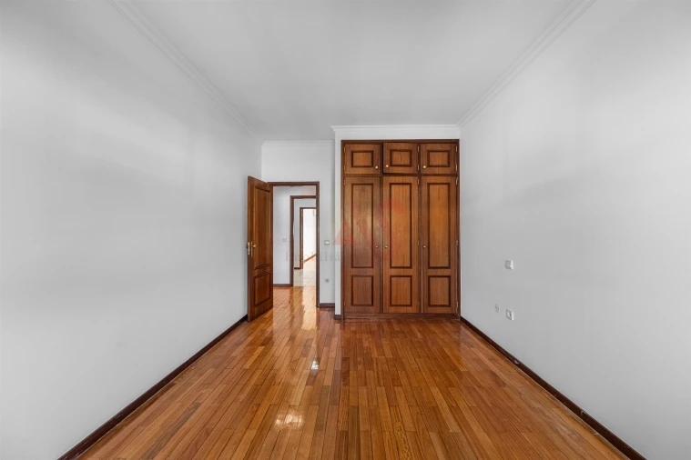 Apartamento T2 para Venda em Creixomil Foto 10