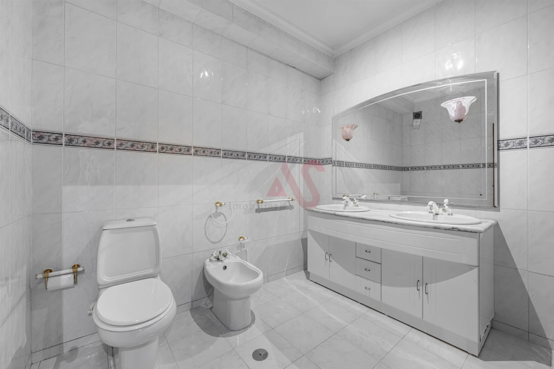 Apartamento T2 para Venda em Creixomil Foto 11