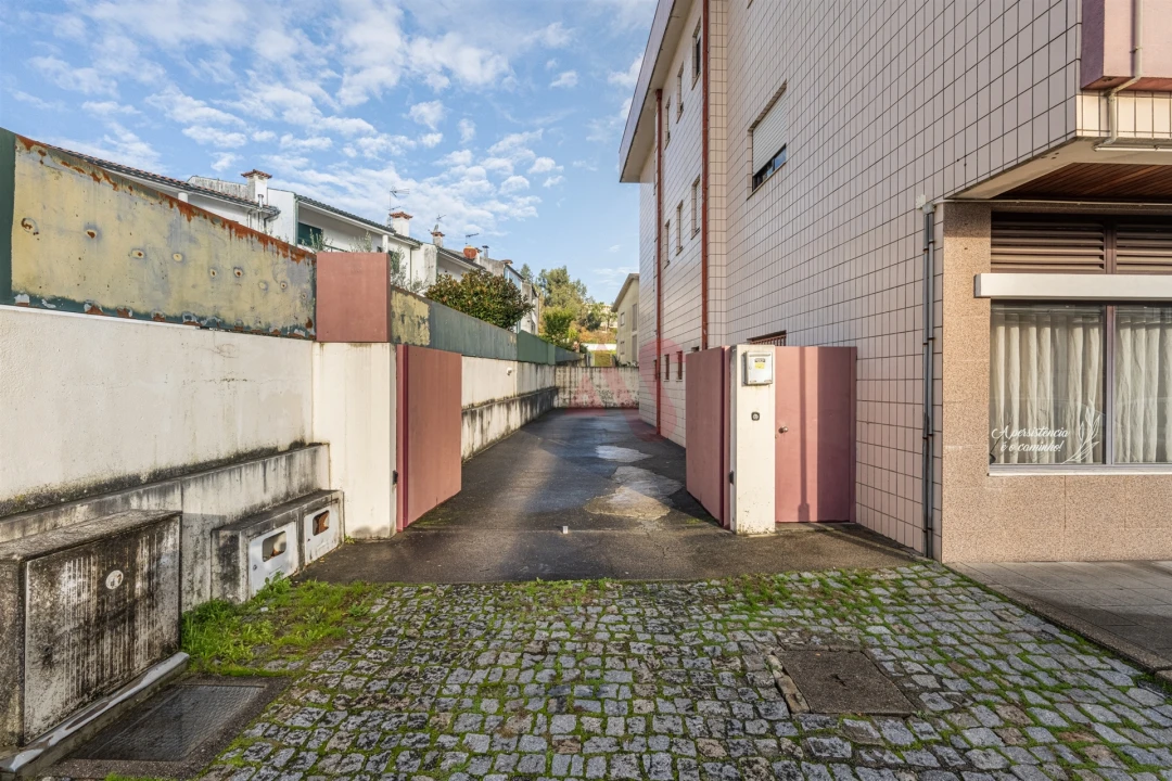 Apartamento T2 para Venda em Creixomil Foto 18