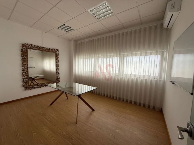 Escritório para Arrendamento em Ermesinde Foto 7