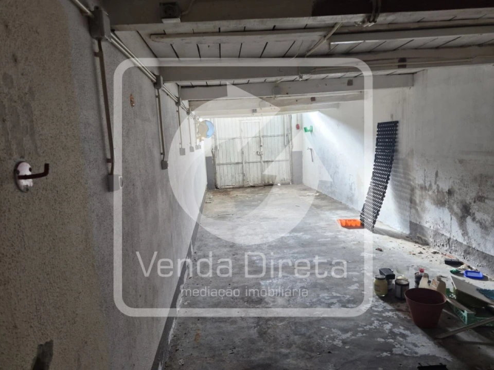 Loja para Venda em Gaio-Rosário e Sarilhos Pequenos Foto 5