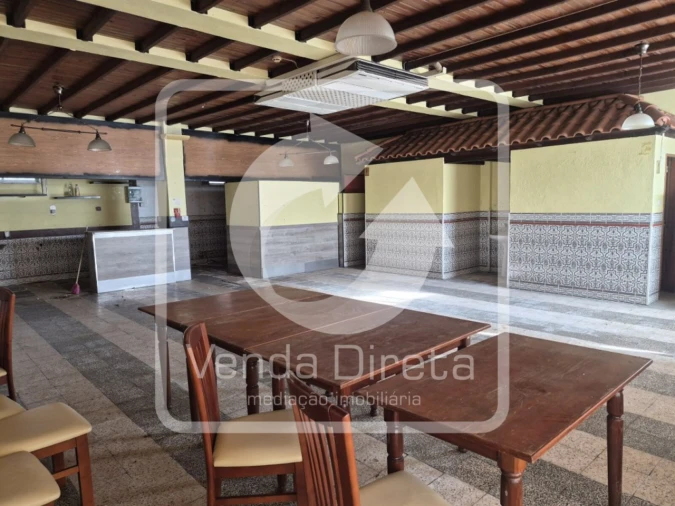 Loja para Venda em Gaio-Rosário e Sarilhos Pequenos Foto 1