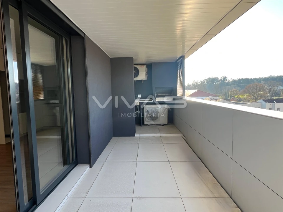 Apartamento T3 para Arrendamento em Vila Verde e Barbudo Foto 17