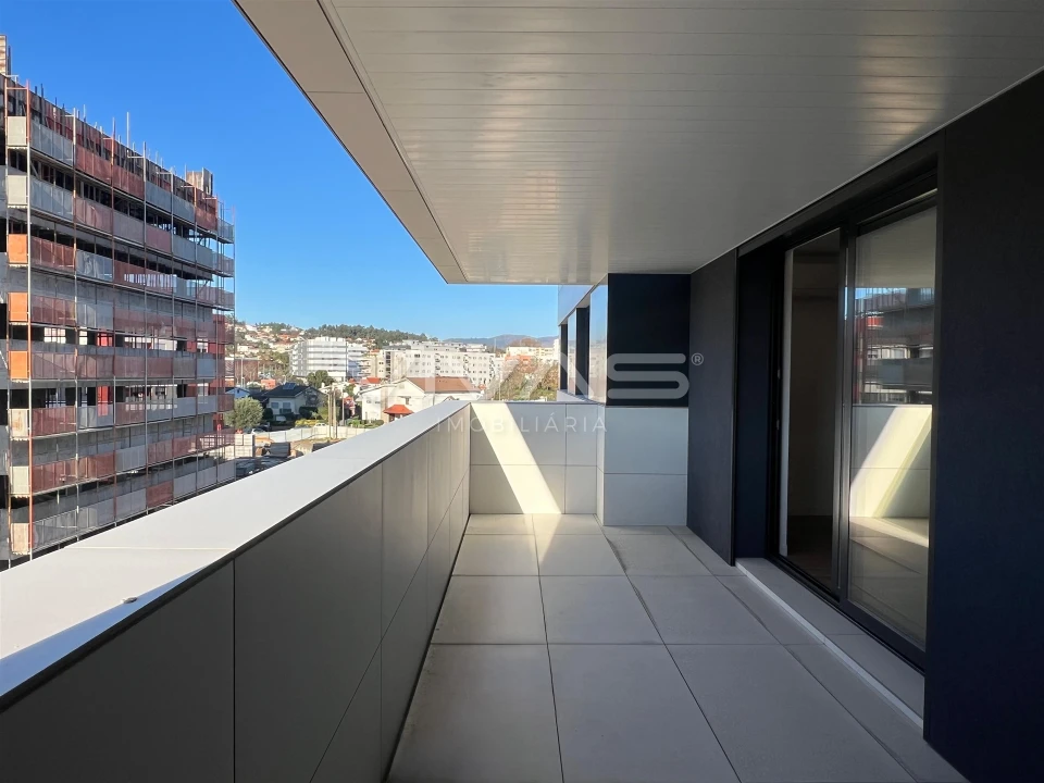 Apartamento T3 para Arrendamento em Vila Verde e Barbudo Foto 1