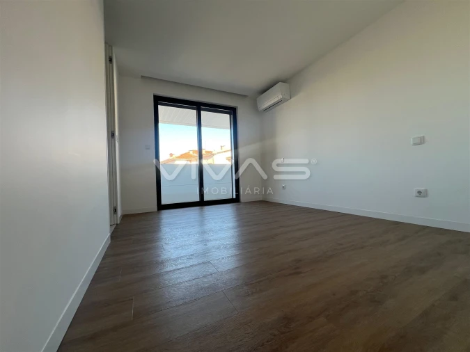Apartamento T3 para Arrendamento em Vila Verde e Barbudo Foto 13