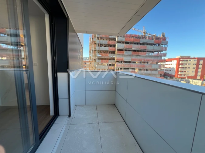 Apartamento T3 para Arrendamento em Vila Verde e Barbudo Foto 9