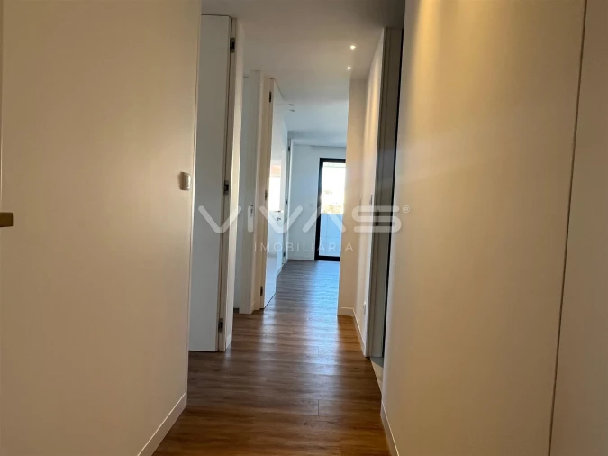 Apartamento T3 para Arrendamento em Vila Verde e Barbudo Foto 6