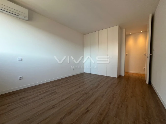 Apartamento T3 para Arrendamento em Vila Verde e Barbudo Foto 8