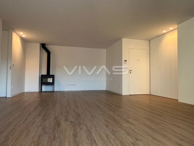 Apartamento T3 para Arrendamento em Vila Verde e Barbudo Foto 5