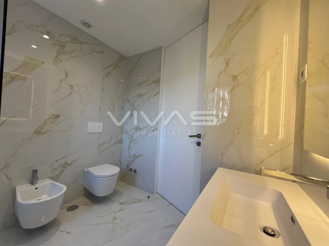 Apartamento T3 para Arrendamento em Vila Verde e Barbudo Foto 11