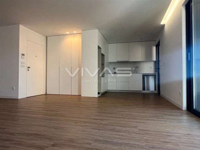Apartamento T3 para Arrendamento em Vila Verde e Barbudo Foto 2
