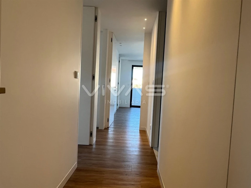 Apartamento T3 para Arrendamento em Vila Verde e Barbudo Foto 6