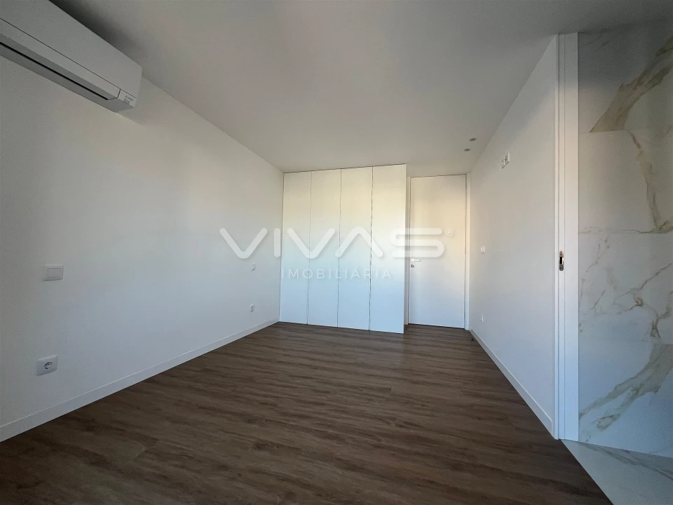 Apartamento T3 para Arrendamento em Vila Verde e Barbudo Foto 7