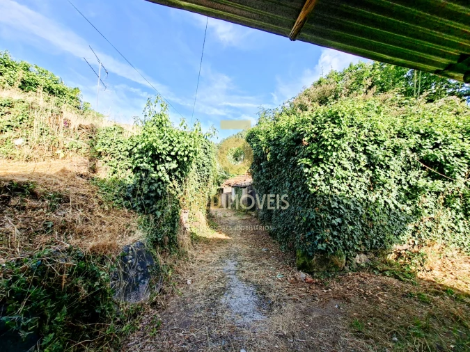 Moradia T3 para Venda em Real Foto 18