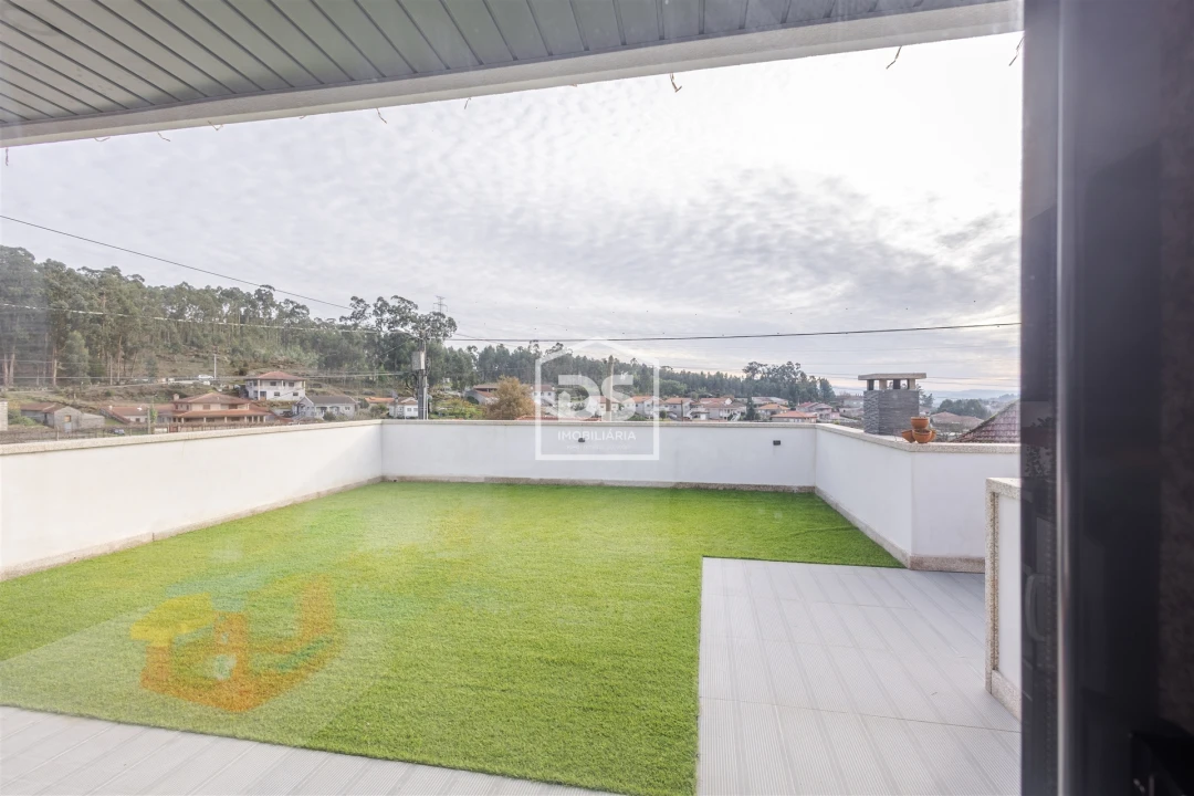 Moradia T3 para Venda em Abragão Foto 22