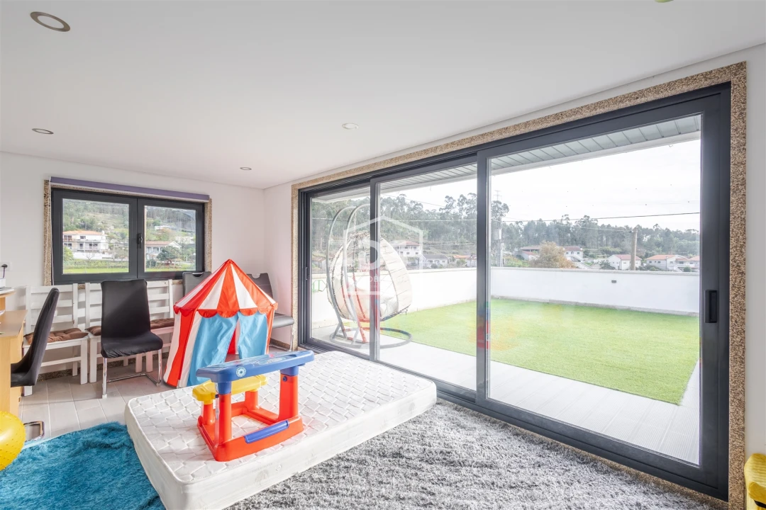 Moradia T3 para Venda em Abragão Foto 23