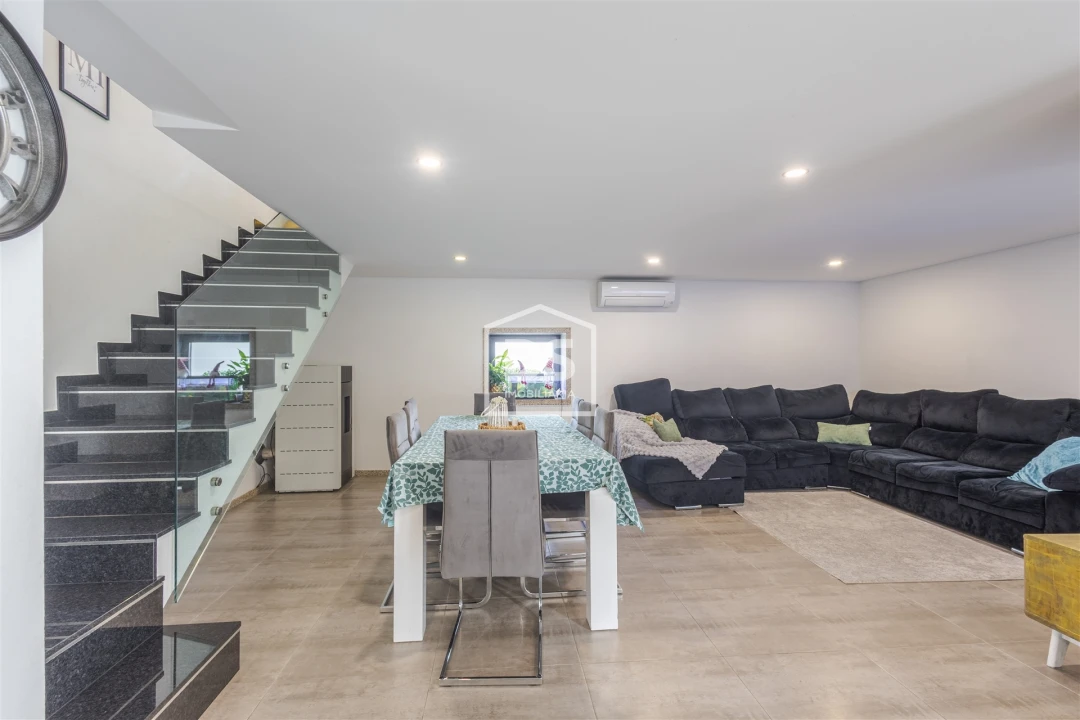 Moradia T3 para Venda em Abragão Foto 11