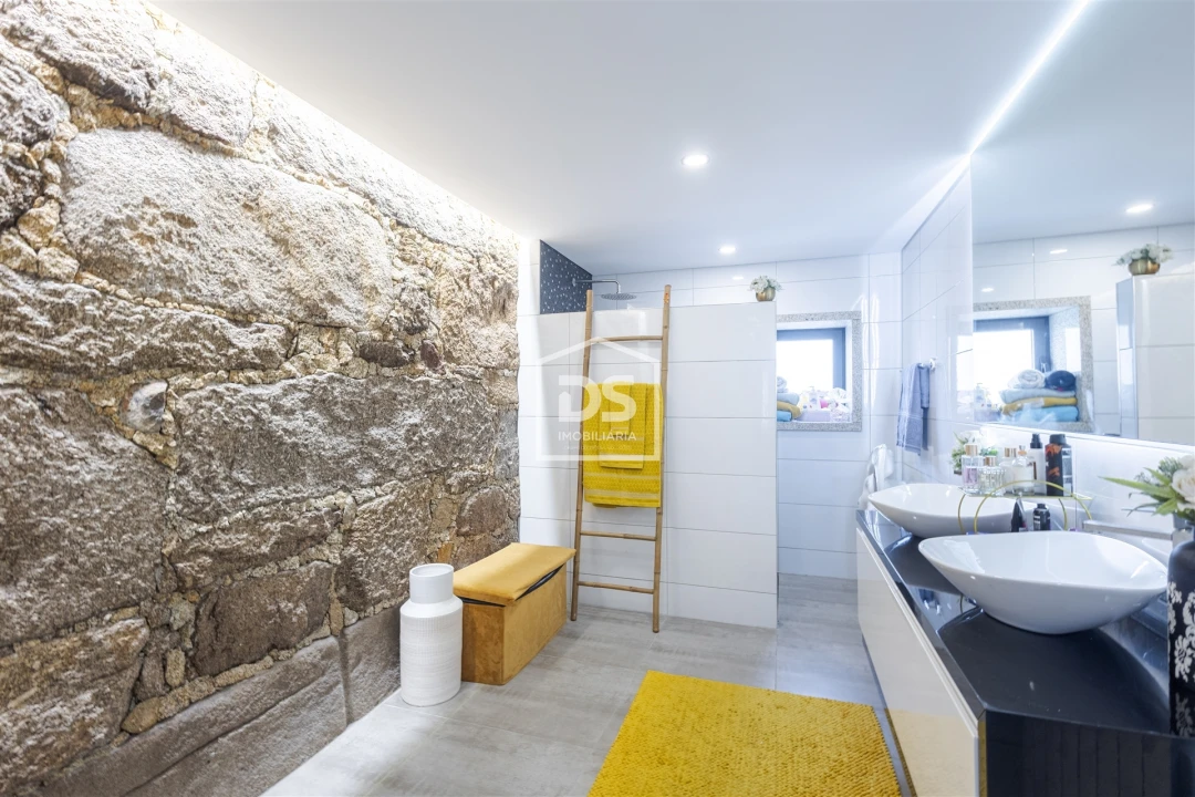 Moradia T3 para Venda em Abragão Foto 33