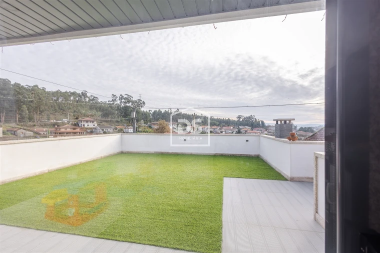 Moradia T3 para Venda em Abragão Foto 22