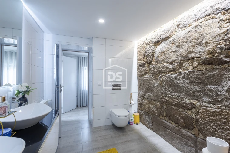 Moradia T3 para Venda em Abragão Foto 32