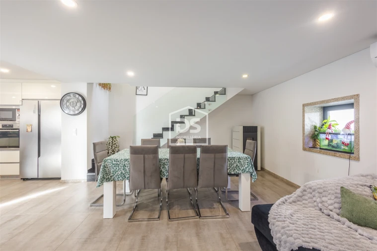 Moradia T3 para Venda em Abragão Foto 10