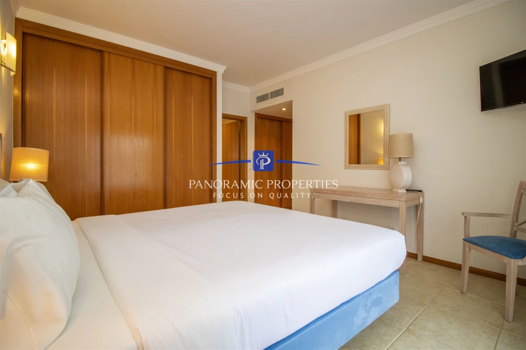 Apartamento T2 para Venda em Estômbar e Parchal Foto 17