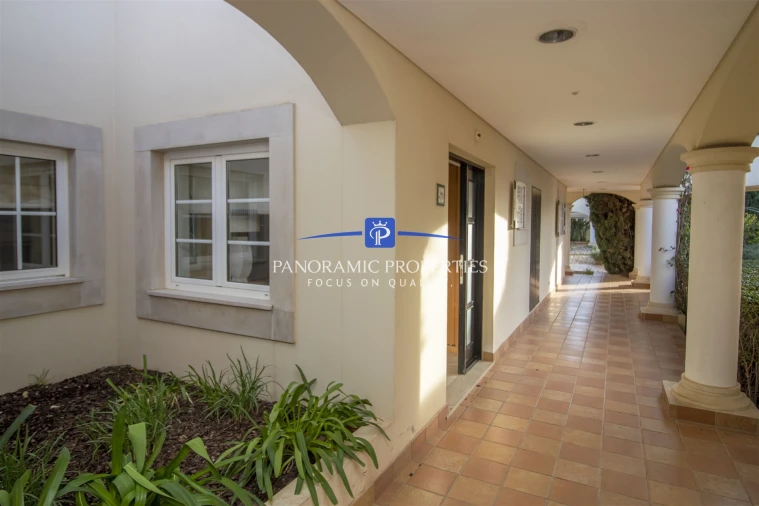 Apartamento T2 para Venda em Estômbar e Parchal Foto 4