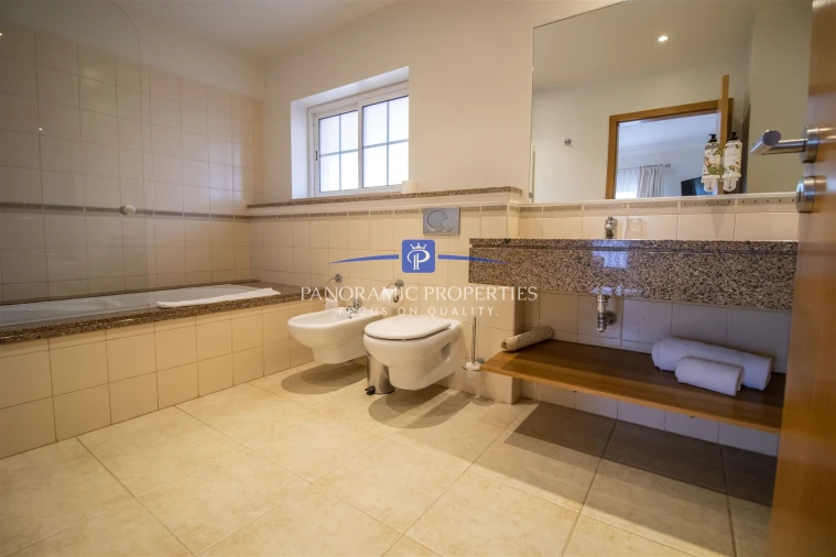 Apartamento T2 para Venda em Estômbar e Parchal Foto 15