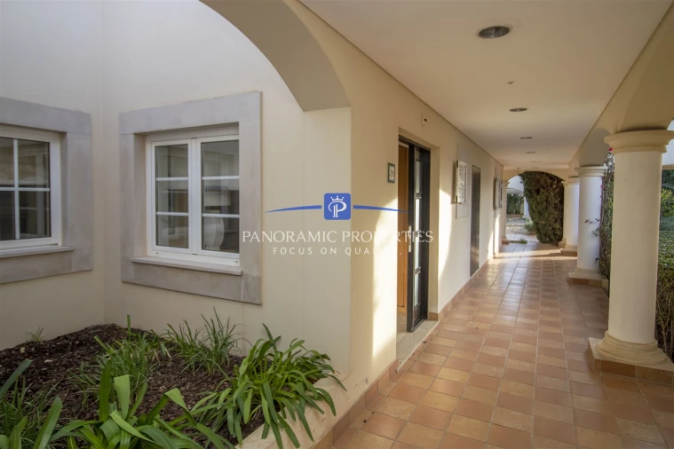 Apartamento T2 para Venda em Estômbar e Parchal Foto 16