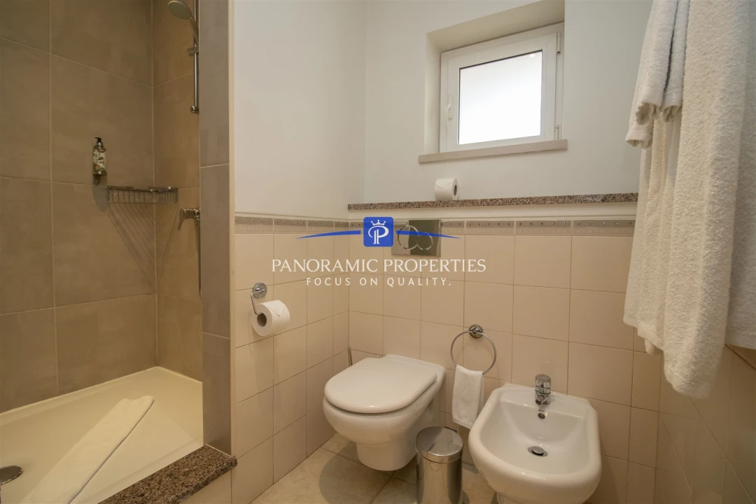 Apartamento T2 para Venda em Estômbar e Parchal Foto 22