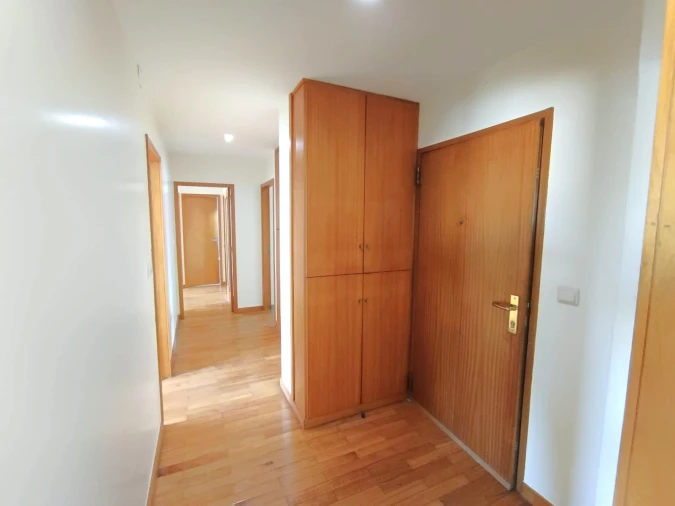 Apartamento T3 para Venda em Cedofeita, Santo Ildefonso, Sé, Miragaia, São Nicolau e Vitória Foto 2