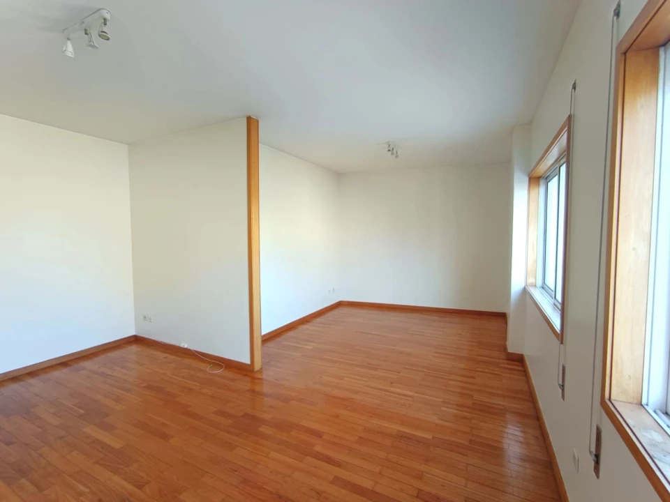 Apartamento T3 para Venda em Cedofeita, Santo Ildefonso, Sé, Miragaia, São Nicolau e Vitória Foto 4