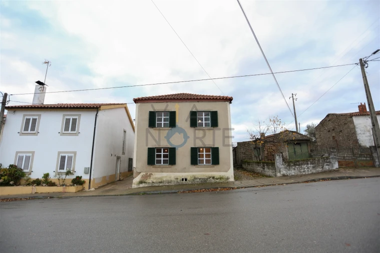 Moradia T3 para Venda em Peredo da Bemposta