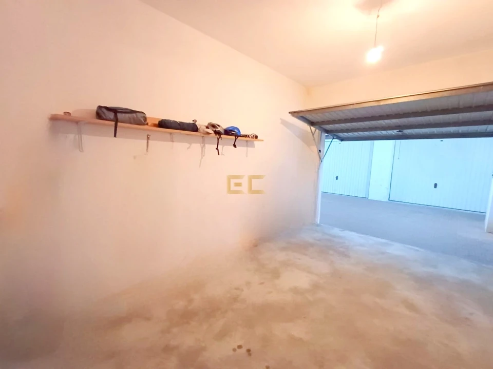 Garagem para Venda em Buarcos Foto 12