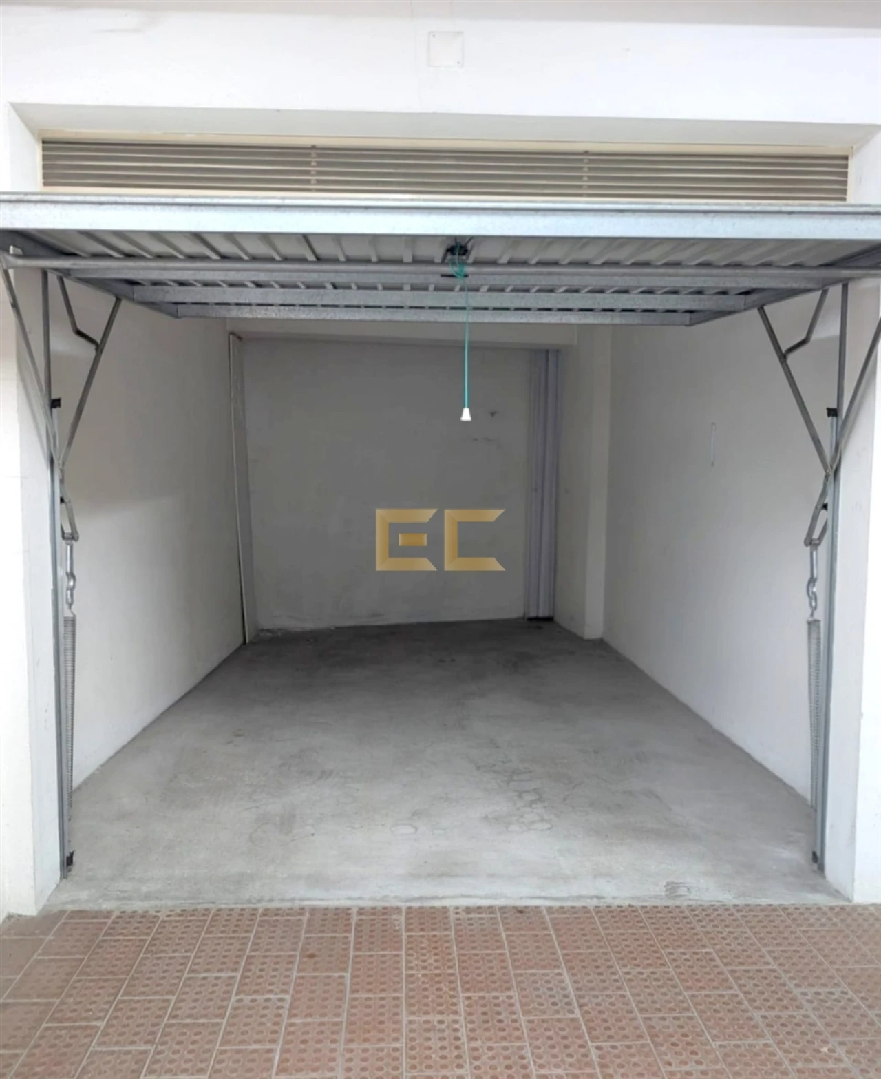 Garagem para Venda em Buarcos Foto 8