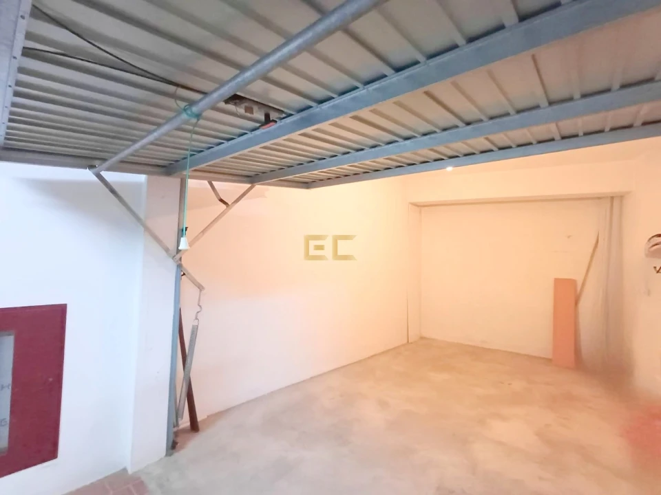 Garagem para Venda em Buarcos Foto 11