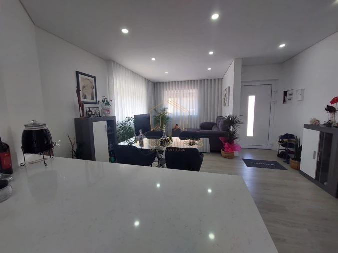 Moradia T3 para Venda em Buarcos Foto 10