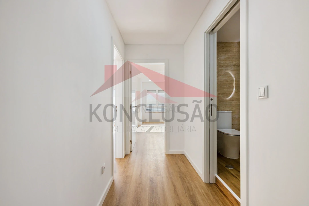 Apartamento T3 para Venda em Póvoa de Santa Iria e Forte da Casa Foto 12