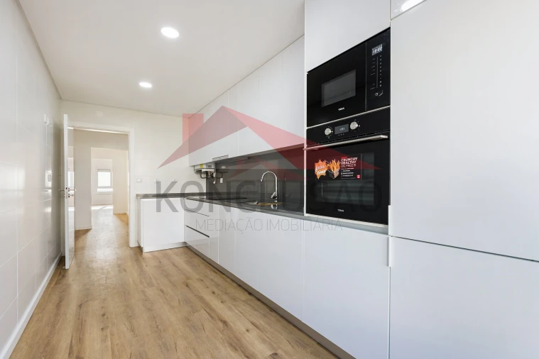 Apartamento T3 para Venda em Póvoa de Santa Iria e Forte da Casa Foto 2