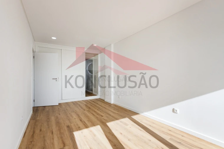 Apartamento T3 para Venda em Póvoa de Santa Iria e Forte da Casa Foto 19