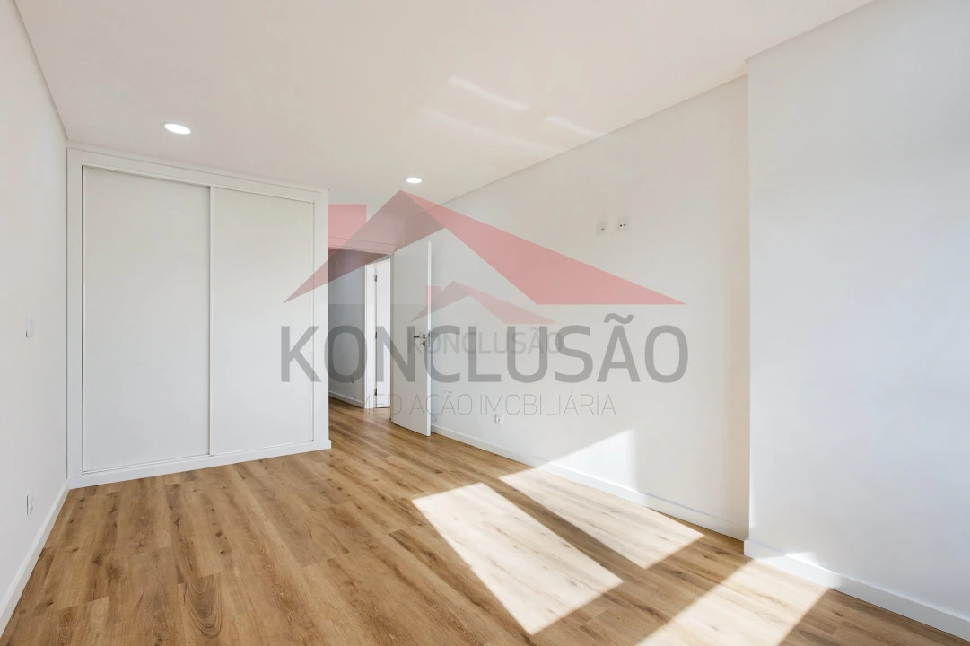 Apartamento T3 para Venda em Póvoa de Santa Iria e Forte da Casa Foto 17