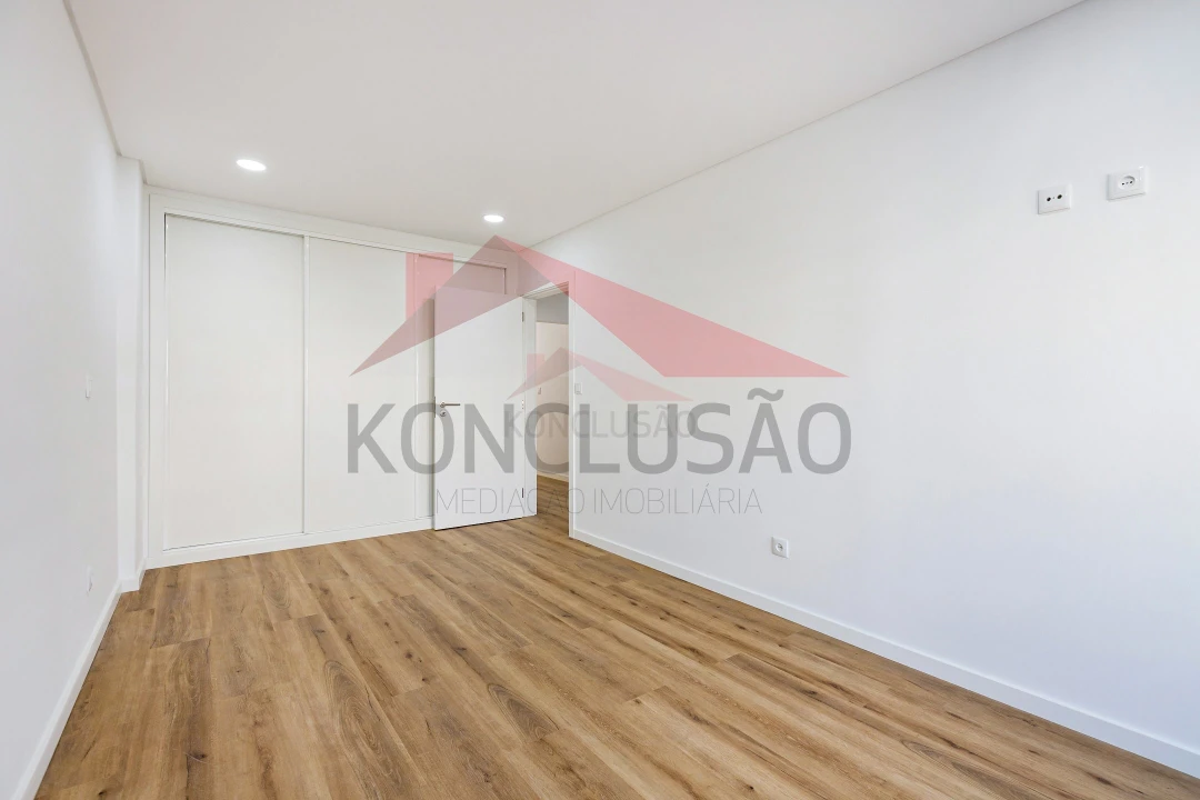 Apartamento T3 para Venda em Póvoa de Santa Iria e Forte da Casa Foto 8