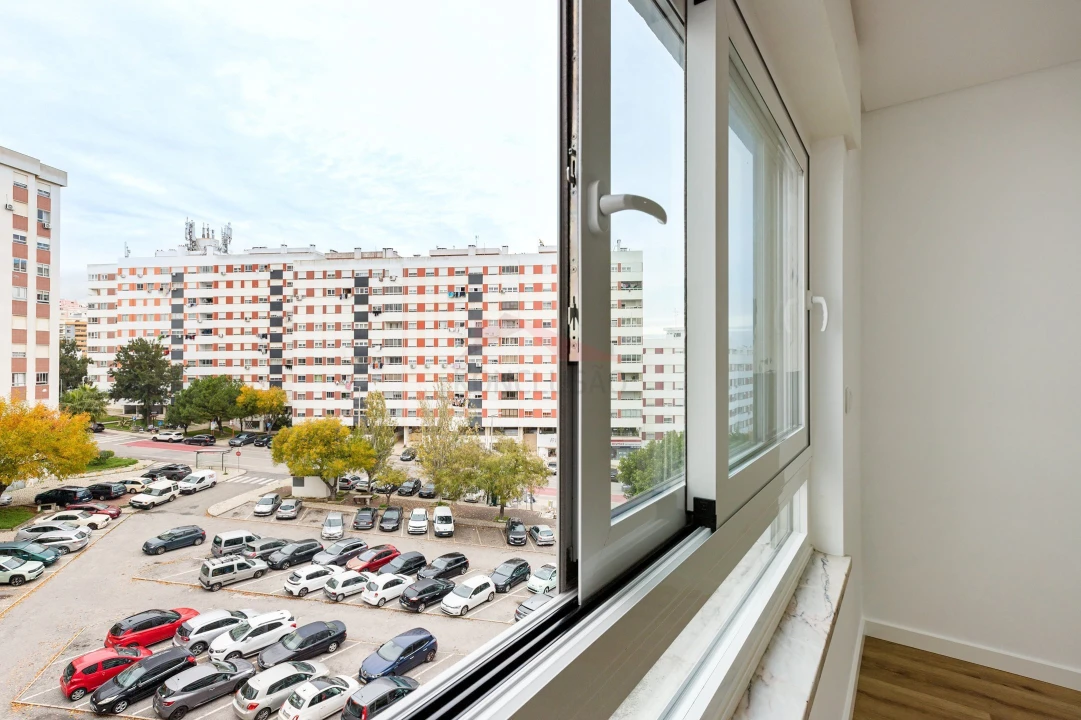 Apartamento T3 para Venda em Póvoa de Santa Iria e Forte da Casa Foto 6