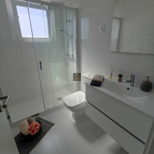 Apartamento T3 para Venda em São Domingos de Benfica Foto 4