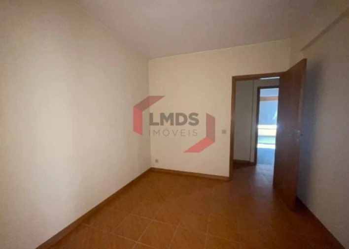 Apartamento T3 para Venda em Paranhos Foto 9